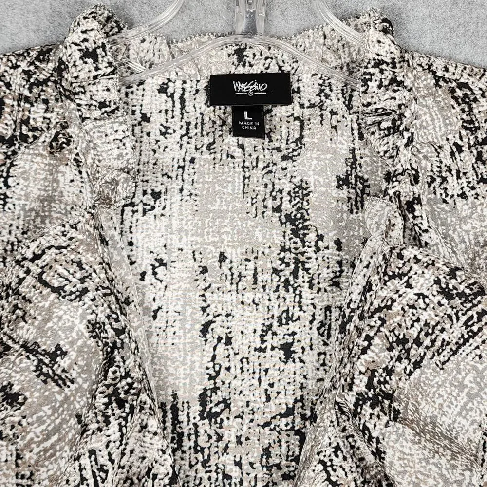 Mossimo Women's V-Neck Sleeveless Flutter Blouse Geometric Pattern Size Large - Picture 2 of 10